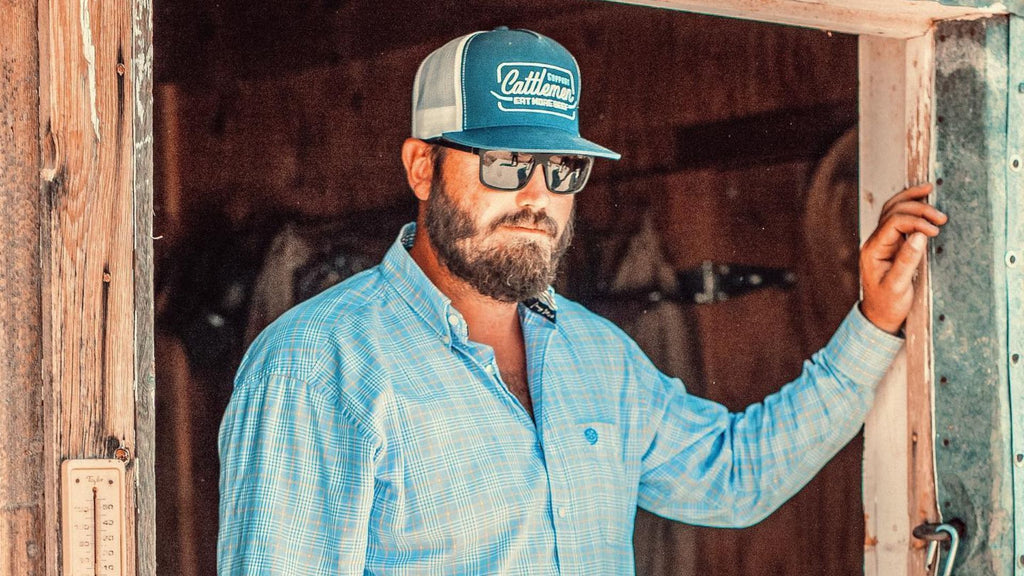 How A Trucker Hat for Men Symbolizes the Blue Collar Lifestyle